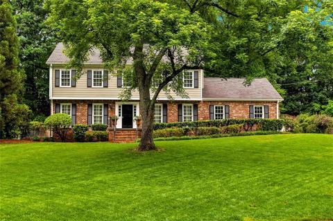 2549 Riverglenn Cir, Dunwoody, GA 30338