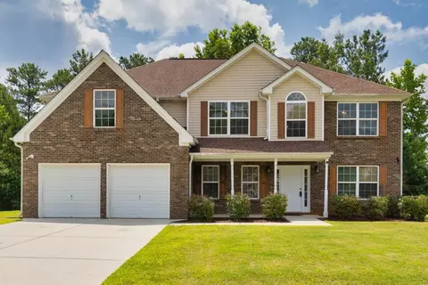 560 Taylor Dr, Loganville, GA 30052