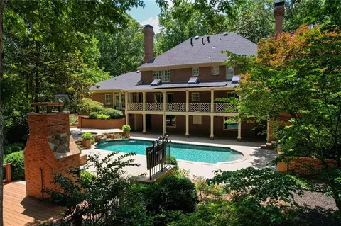6000 Winterthur Rdg, Sandy Springs, GA 30328