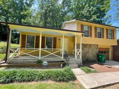 5388 Martins Crossing Rd, Stone Mountain, GA 30088