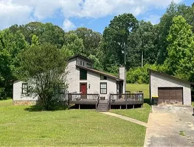 30 Hearthstone Dr E, Newnan, GA 30263