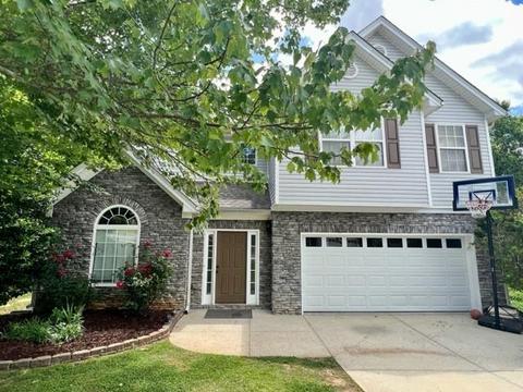 825 Dunagan Forest Dr, Lawrenceville, GA 30045