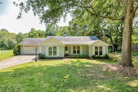 473 Glen Terrace Rd, Auburn, GA 30011