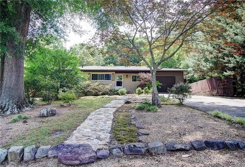 221 Hillcrest Dr, Calhoun, GA 30701