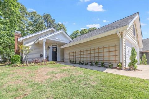 1526 Woodland Ct, Gainesville, GA 30501