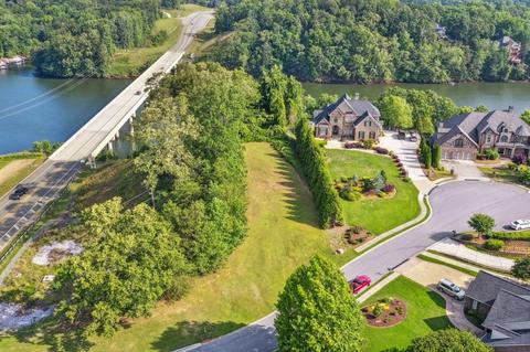 1957 River View Dr, Gainesville, GA 30501