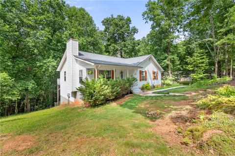 3231 Navajo Cir, Gainesville, GA 30501