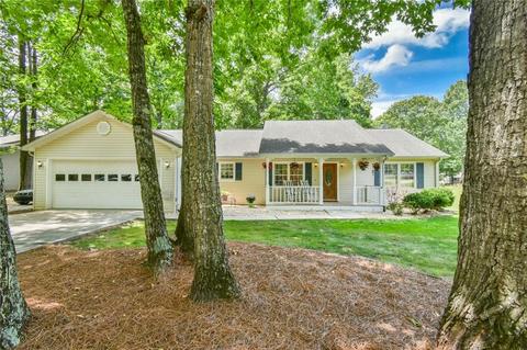 4491 Hidden Oaks Dr, Flowery Branch, GA 30542
