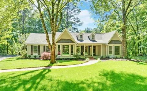 5738 Duncan Bridge Rd, Cornelia, GA 30531