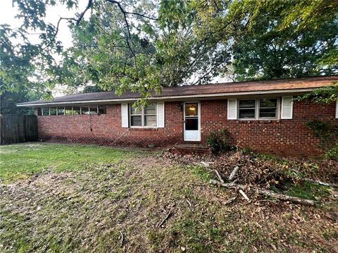 3 Harbour Rd NE, Rome, GA 30165