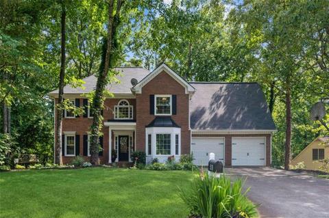 5011 Willow Creek Dr, Woodstock, GA 30188