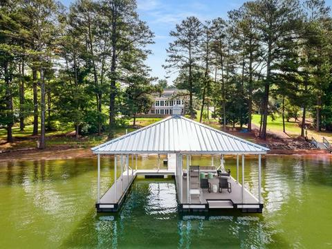 8190 Bennett Ln, Gainesville, GA 30506