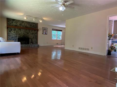 631 Willow Ln, Lawrenceville, GA 30044
