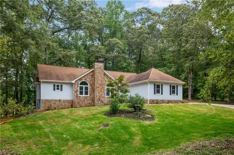 530 Deer Creek Trl, Hoschton, GA 30548