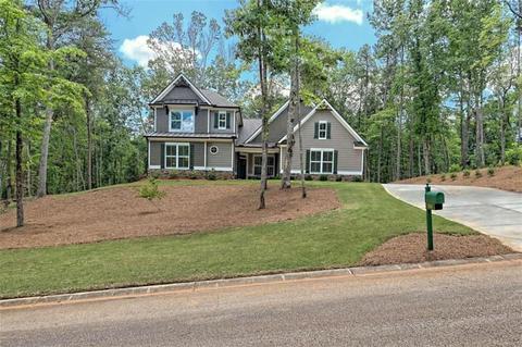 208 Northern Spy Dr, Clarkesville, GA 30523