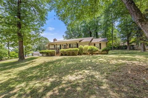 3710 Cherokee Frd, Gainesville, GA 30506
