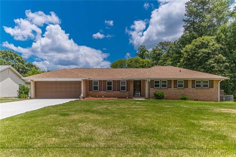 2304 Amber Woods Dr, Snellville, GA 30078