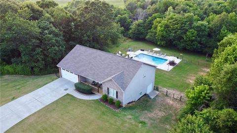 271 Peachtree Ln SE, Calhoun, GA 30701