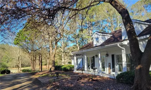 2251 E Cherokee Dr, Woodstock, GA 30188