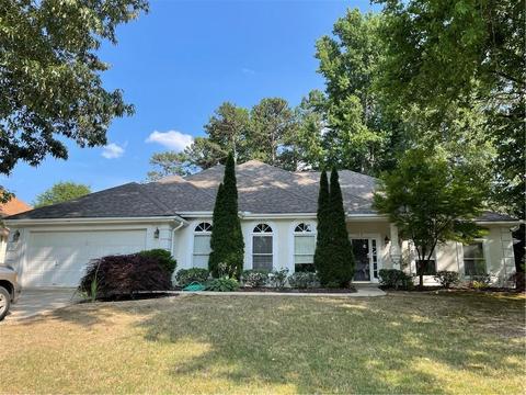 929 Oak Moss Dr, Lawrenceville, GA 30043