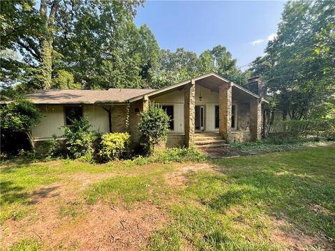 5632 Williamsburg Dr, Norcross, GA 30093
