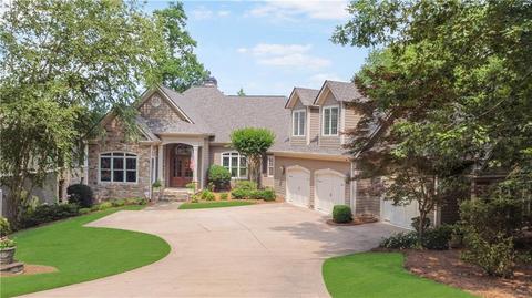1070 Plantation Point Dr, Greensboro, GA 30642