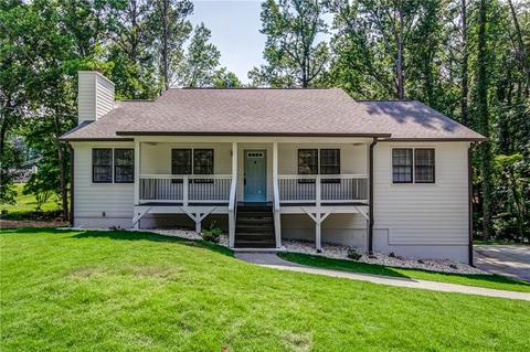 703 Willowbrook Ln, Woodstock, GA 30189