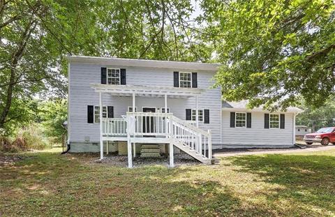 17 Cowart Dr, Powder Springs, GA 30127