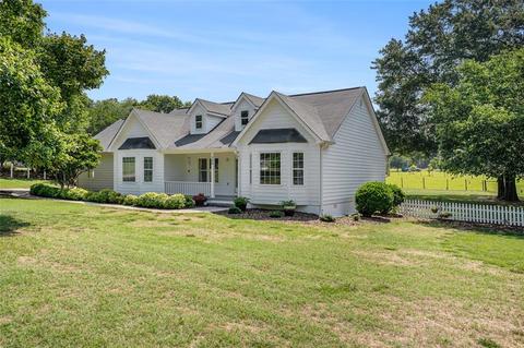 300 Greenfield Cir, Fayetteville, GA 30215