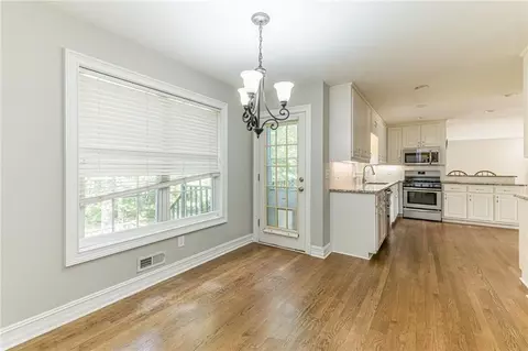 2098 Cluster Ln, Grayson, GA 30017 photo 12
