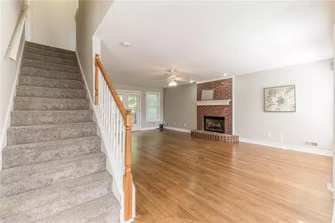 2098 Cluster Ln, Grayson, GA 30017 photo 3