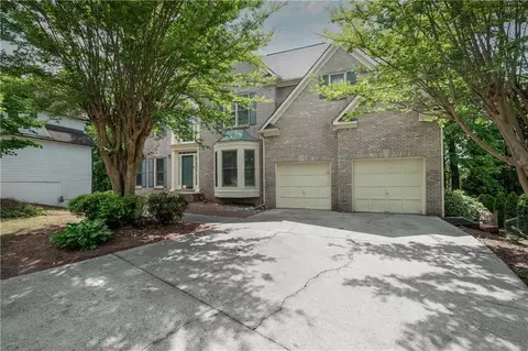 5475 Woodrun Ln, Alpharetta, GA 30005