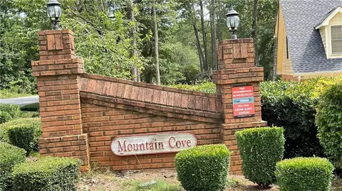 3750 Mountain Cove Rd, Snellville, GA 30039