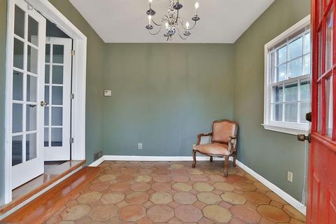 1968 Mendenhall St, Chamblee, GA 30341 photo 3