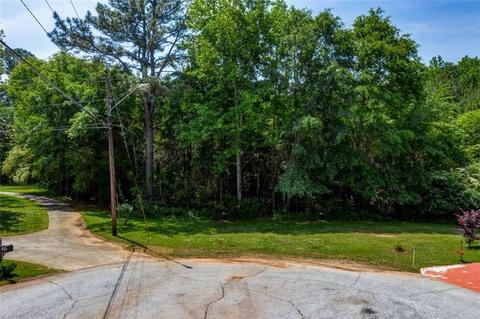 6001 Christopher Ln, Lithonia, GA 30058