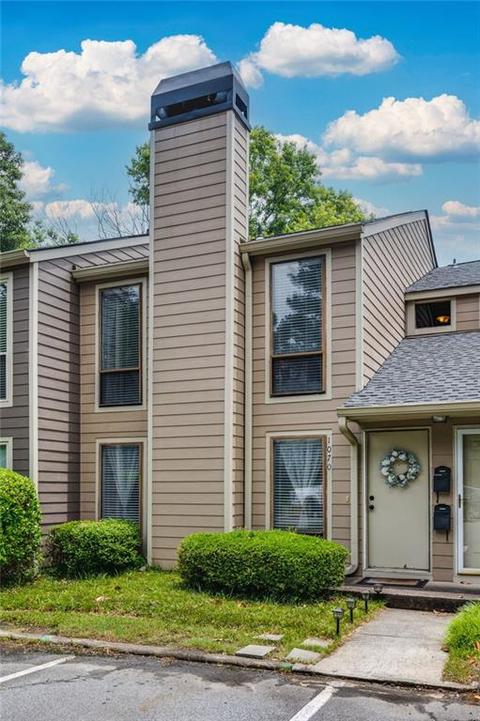 1070 Riverbend Club Dr, Atlanta, GA 30339