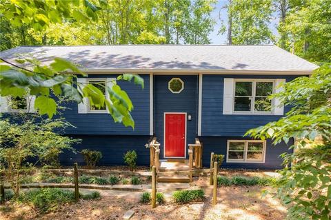 28 Hollyberry Dr, Dallas, GA 30157