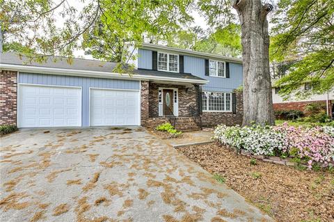 1423 Martin Nash Rd SW, Lilburn, GA 30047
