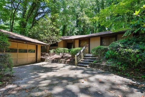 3215 Brookview Dr, Marietta, GA 30068