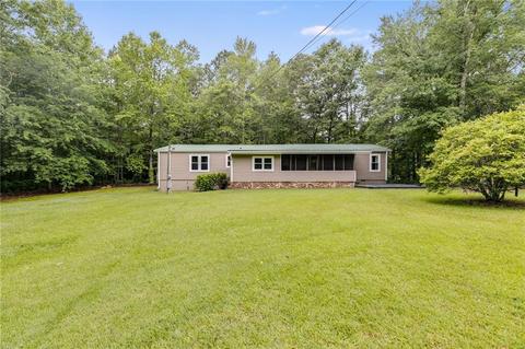 57 Prince Ln, Temple, GA 30179