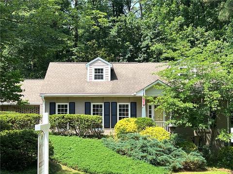 355 Knoll Woods Dr, Roswell, GA 30075