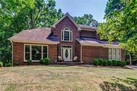 10470 Saint Simonds Ct, Alpharetta, GA 30022