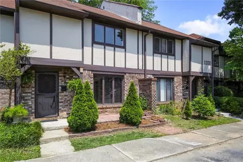 1200 Ashborough Ter #E, Marietta, GA 30067