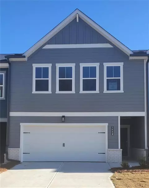 1440 Point Place Dr, Loganville, GA 30052