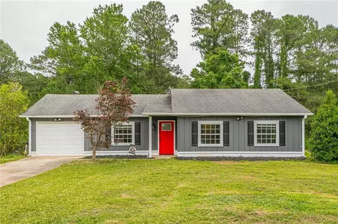 141 Cedarcrest Dr, Acworth, GA 30101