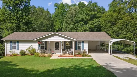 152 Hemphill St, Toccoa, GA 30577