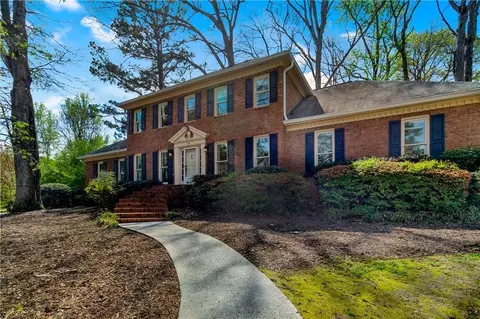 737 Haralson Dr SW, Lilburn, GA 30047