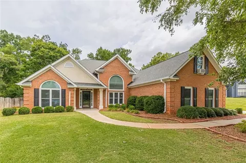 310 Brook Hollow Dr, Mcdonough, GA 30252