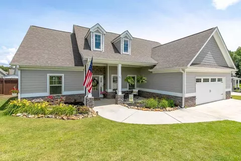 71 Unicoi Dr, Dallas, GA 30132