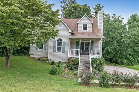160 Grapevine Dr, Douglasville, GA 30134